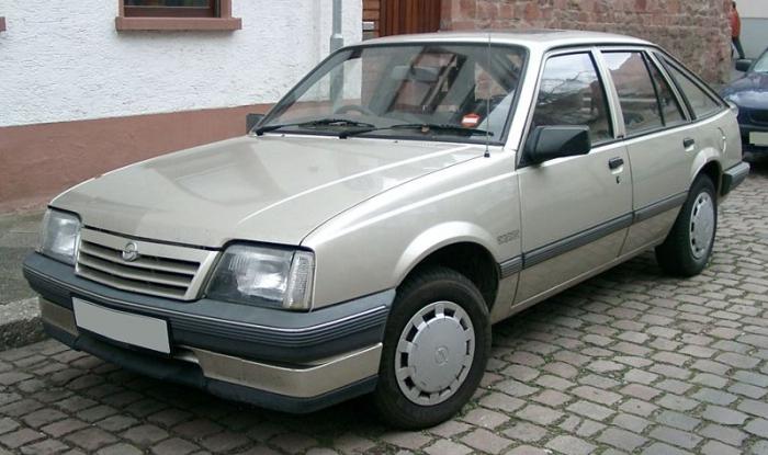 Luotettava auto Opel Ascona: yrityksen historia ja auton ominaisuudet