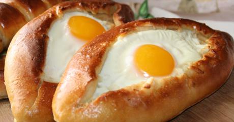 Khachapuri Adjarianissa