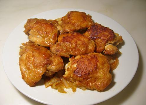 Kana reisi: kaloripitoisuus ja ruokavalion ravitsemus. Paistettua ja haudutettua kanaa reidet
