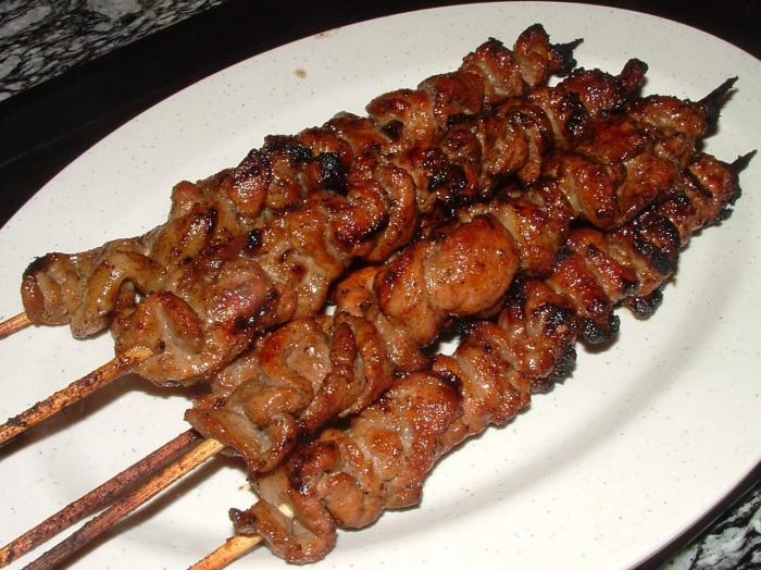 Delicious pork shish kebab: resepti majoneesia sitruunamehulla