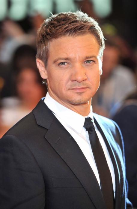 Jeremy Renner Kasvu 