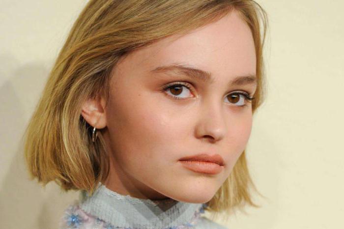 Taitavalla näyttelijällä on lahjakas tytär. Johnny Depp ja Lily Rose Depp