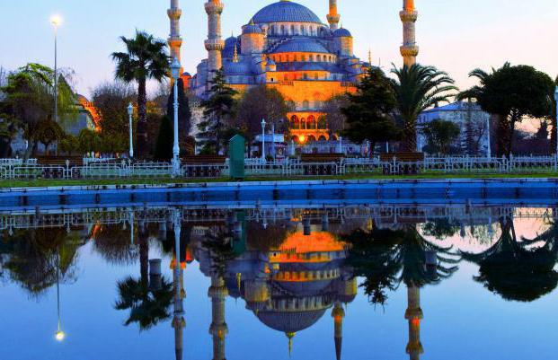 Antalya ja Istanbul. Kaupunkien välinen etäisyys