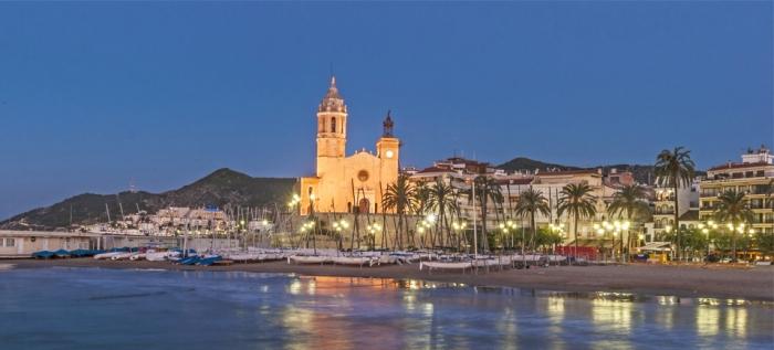 Turismi Espanja: Sitges ja sen ominaisuudet